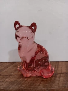 Vtg Collectible Fenton Cat Sitting Light Cranberry Pink With Original Sticker - Picture 1 of 9