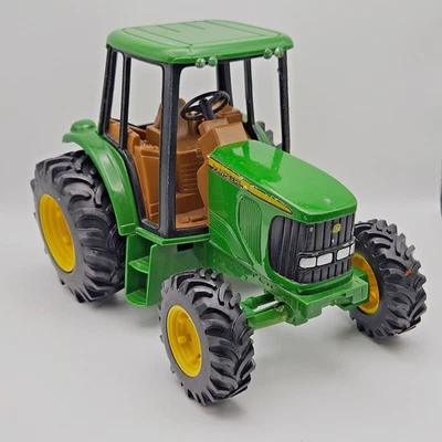 Tractor ERTL John Deere | L0512WY00 | Escala 1:16 | Producto con licencia | Dirección Foto 1 de 4