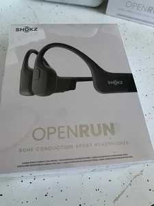 Auriculares deportivos Shokz OpenRun negros inalámbricos Bluetooth conducción ósea - Imagen 1 de 5