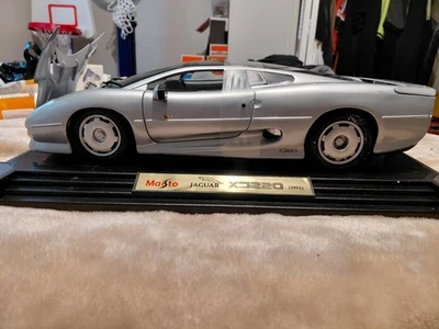 Maisto 1992 plata Jaguar XJ220 1992 plata 1992 ~ fundido a presión 1:12 con caja Foto 1 de 4