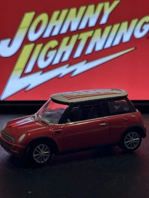 Johnny Lightning 2005 Mini Cooper Red , White Top American Flag - Image 1 of 4