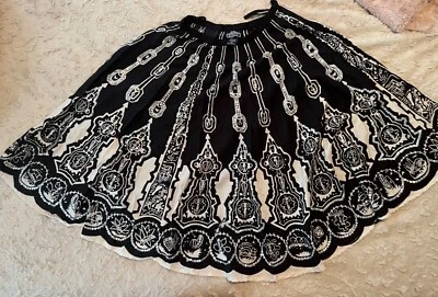 Mujer Angie Falda Talla Pequeña, Negro, Blanco y Lentejuelas Foto 1 de 2