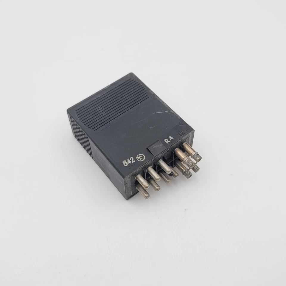 1986 1987 MERCEDES BENZ 190D DIESEL IDLE SPEED CONTROL RELAY 005 545 4732 OEM - Image 1 of 4