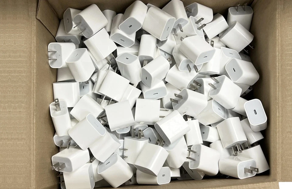 Lote de 100 Carregador de Parede Adaptador de Alimentação USB-C Genuíno Apple 20W Fabricante de Equipamento Original A2305 Branco - Imagem 1 de 4