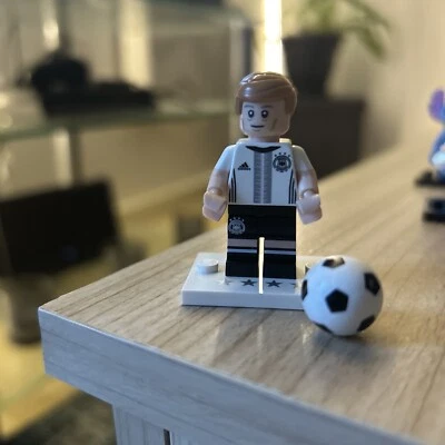 Lego Minifigures (18) Toni Kroos 71014 Germany DFB - Image 1 of 4