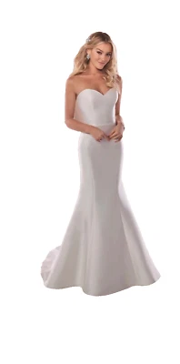 Stella York Wedding Dress, Silhouette Untailored. True Size 12. Never been worn. - Image 1 of 4