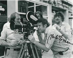 MILOS FORMAN Signed 8x10 Photo w/ Hologram COA - Picture 1 of 2