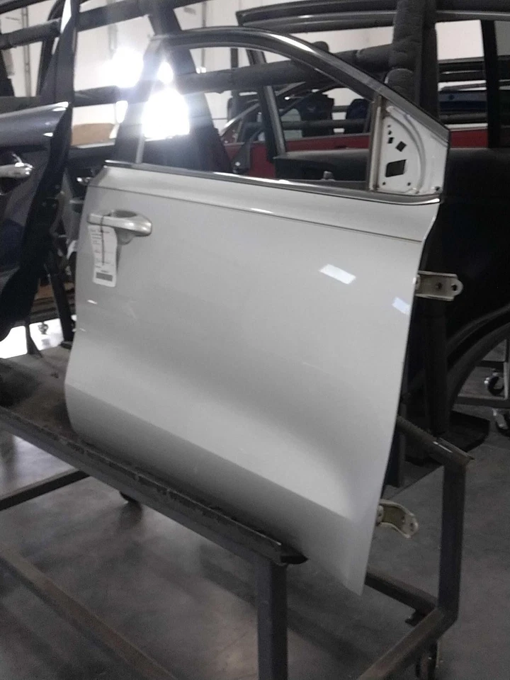 2017 KIA Sportage Right Front Door Silver 634153 Used 76K Miles — 第 1/4 张图片