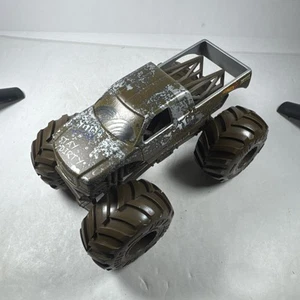 Monster Jam1/24 Monster Truck Hot Wheels 2015 Mattel Diecast Stay Dirty Love Mud - Picture 1 of 16