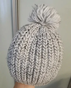 Kinder Mädchen Strickmütze mit Bommel   9-11Jahre  Strick Mütze  - Bild 1 von 4