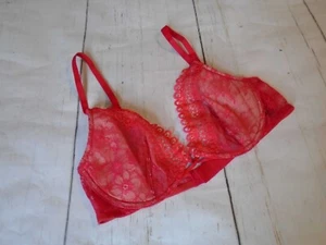 Sujetador 32C Rojo Transparente Floral Encaje U/W Sin Forro VICTORIA'S SECRET Muy Sexy 32C - Imagen 1 de 5