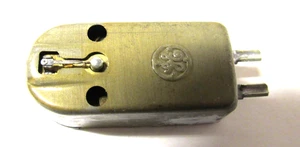 GE General Electric Pickup a riluttanza variabile prima versione con coperchio stilo - Foto 1 di 7