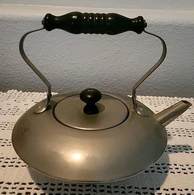 Tetera de colección Empress Ware Art Deco tetera de agua tono plateado mango de madera  Foto 1 de 4