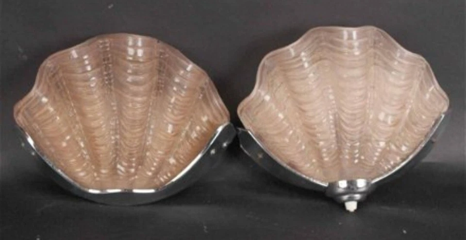 Arandelas de parede soberbas francesas art déco década de 1930 cromadas e blush rosa vidro em forma de concha - Imagem 1 de 1