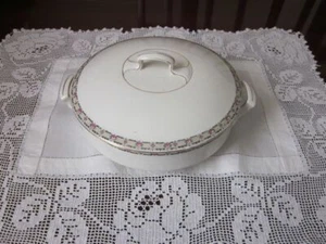 VINTAGE J &AMP; G MEAKIN FLORAL EDGE VEGETABLE TUREEN - Picture 1 of 6