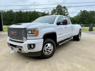 GMC Sierra 3500 HD Denali 2017 camioneta 4P 8 ft Foto 1 de 4