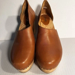 FREE PEOPLE Women’s Brown Leather Wood Heeled MONROE Boho Clogs Size 37 US 6.5-7 - Picture 1 of 11