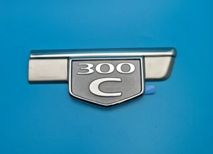 2006 2007 Chrysler 300 C Like New RH Passenger Side Emblem Logo OEM C-22338 - Picture 1 of 7