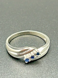 Ring Silberring 925er Silber matt und glänzend mit blauen Steinchen - Bild 1 von 8