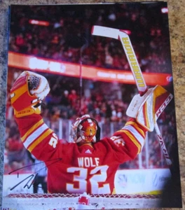 DUSTIN WOLF SIGNED 8X10 MATTE PHOTO CALGARY FLAMES CALGARY WRANGLERS (H) - Picture 1 of 2