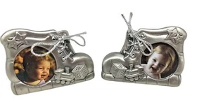 Posten 2 Rahmen Zinn Baby Schuh Bild stehend Silber Schnürsenkel 1,5" Foto - Bild 1 von 4