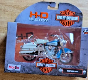 Maisto Harley Davidson 1966 FLH Electra Glide Series 44 1/18 scale Diecast NIB - Picture 1 of 3