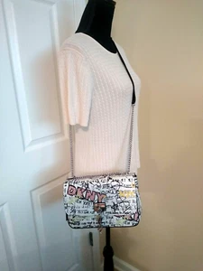 DKNY ""Cleo"" mittlere Schulter-/Umhängetasche weiß mit mehreren neuen $ 228 (T003K) - Bild 1 von 7