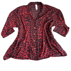Woman’s 3X red leopard button Up blouse 3/4 sleeve pockets Sheer Lightweight - Picture 1 of 7