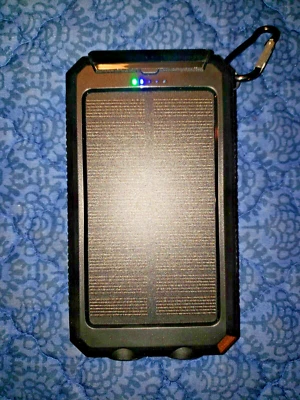 200 mA Solar Power Bank, Model S1008D, Flashlight 55 Hours, USB Output 5V/2.4 A - Image 1 of 2