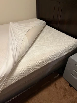 Tempur-Pedic Queen Juego de Colchón y Somier con Topper y Sábana Frigorífica  Foto 1 de 4