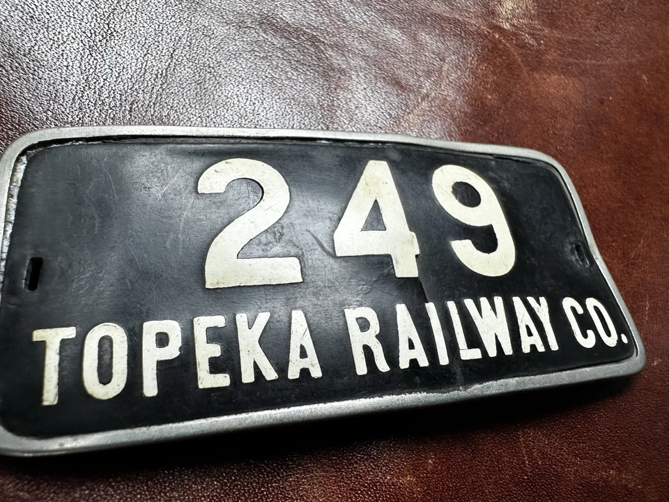 Topeka Railway Co. Placa/insignia de número de coche (de colección obsoleta) Foto 1 de 3