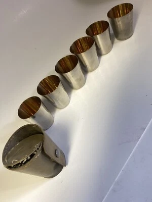 6 vasos de chupito vintage plateados con estuche de cuero hechos en Alemania  Foto 1 de 4