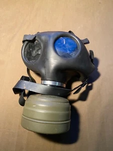German Army Gas Mask & Filter - Picture 1 of 10