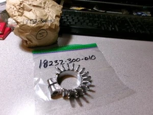 1969-76 HONDA CB 750 CB750 KO EXHAUST FLANGE LEFT PIPE NOS OEM 18232-300-010 - Bild 1 von 6