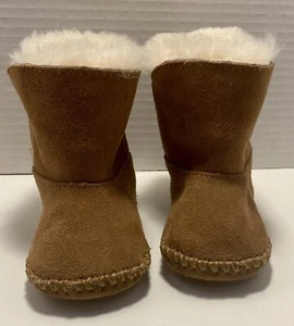 Ugg Boots Infant Sheepskin Suede Leather Size 2/3 - Picture 1 of 9