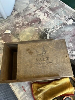 Caja de zapatos polaca Foto 1 de 4