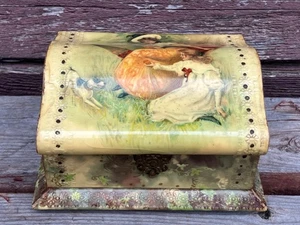 ANTIKE VIKTORIANISCHE CELLULOID KOMMODE BOX mit DAMEN HUND AUF DECKEL e.1900er - Bild 1 von 6