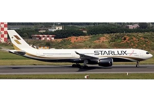 EW4339002 JC Wings A330-900 1/400 Model B-58302 Starlux Airlines - Picture 1 of 1