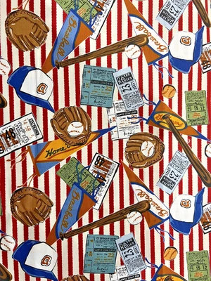 Tela de algodón con tema de béisbol de Robert Kaufman, béisbol, gorras, guantes, pelotas Foto 1 de 4