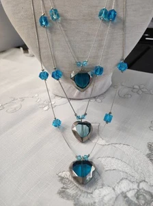 Collana lunga  catena catenine cuoricini cuore perline colore azzuro CB/123 - Foto 1 di 5