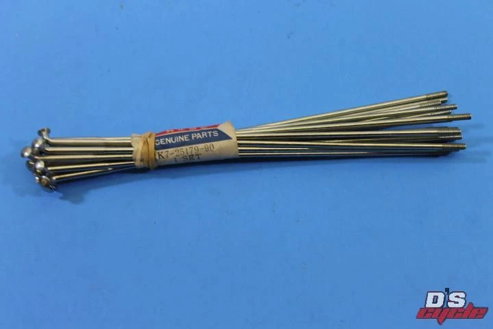 Juego de radios de rueda Yamaha 1976 it400 (16) pieza de radios # 1K7-25104-00 nuevo de stock Foto 1 de 1