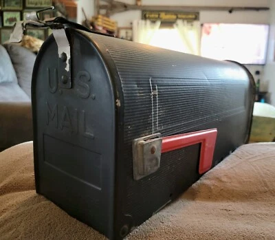 Vintage Large Galvanized Rural Farmhouse Rustic Mailbox W/Flag Postmaster App'd - Image 1 of 4