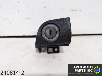 OEM 2006 Infiniti M35 3.5L Glove Box Compartment Push Lock Button - Image 1 of 4