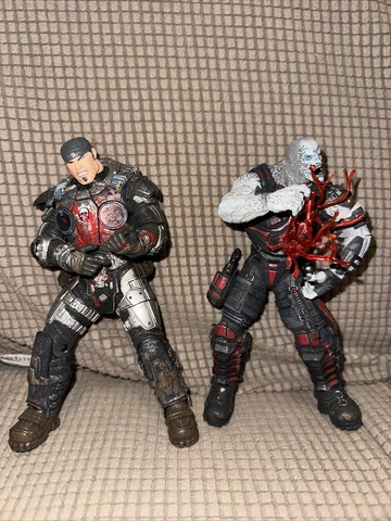 NECA Gears of War 2 Series 2 Pack Marcus Fenix Vs Locust Drone 7" Figure Set Cover