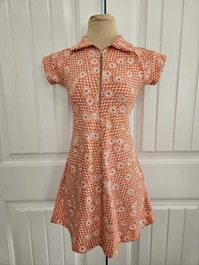 Urban Outfitters Orange Mod Go Go Floral Mini Dress Sz XS Casual Preppy Retro - Picture 1 of 11