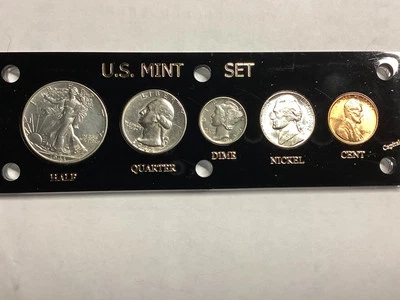 ***SUPER SALE***1942 “WAR YEAR” Mint Set - in Capital Plastics Display  - Nice - Image 1 of 4