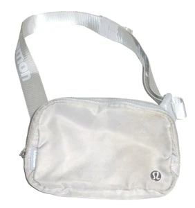 Lululemon Everywhere Belt Bag 1L O/S with Adjustable Strap LU9AX2S PLEASE READ - Picture 1 of 15