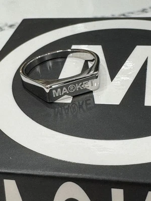 Anillo Barra Plata Mercado - Nuevo en Caja y Bolsa - Acero Inoxidable - Talla 10 Foto 1 de 4