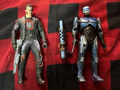 Bonecos NECA – Robocop & Terminator (vídeo game) - Imagem 1 de 4