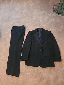 2 Pc. Tuxedo By C&r Clothiers Sz 38R, 32 Pant - Picture 1 of 11